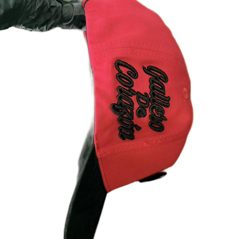 Gorra De El Gallo Roja