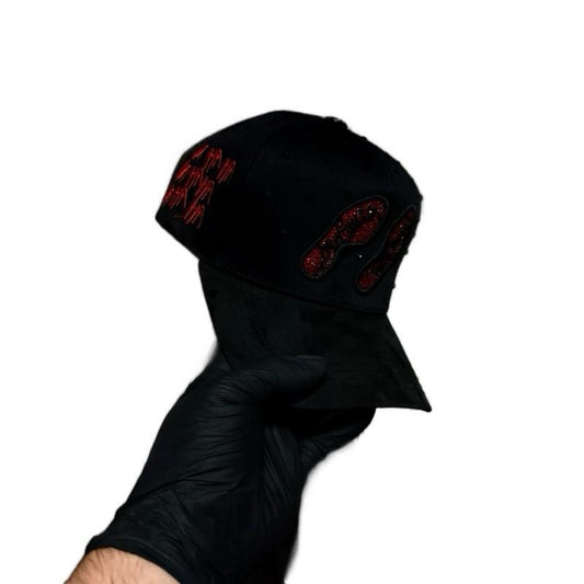 GORRA SUELITA ROJA CON PIEDRAS